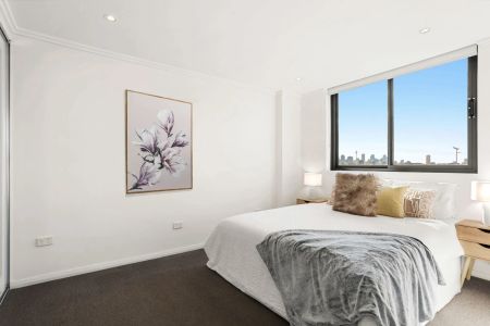 Commanding Views And Ultimate Position - Lift Access - Photo 2