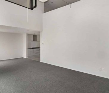 Two story home! - Photo 3