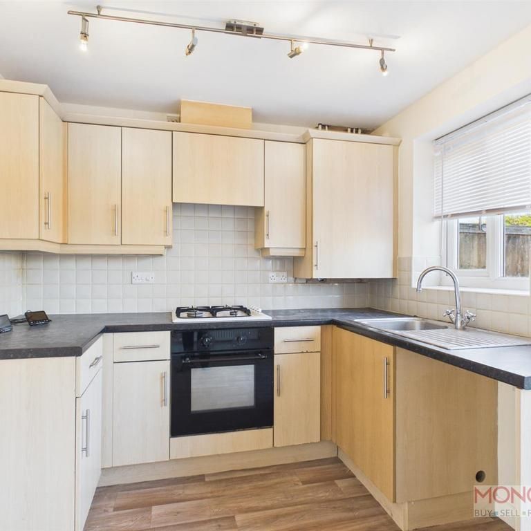 2 bedroom terraced house to rent - Photo 1