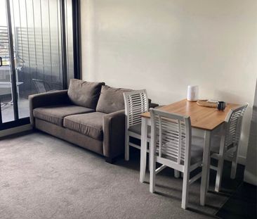 Hawthorn East - Photo 1