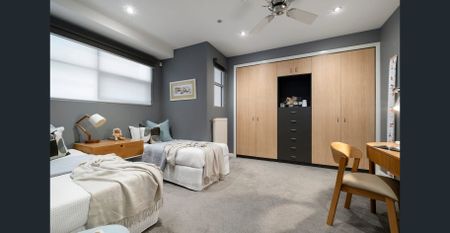 Warehouse conversion with spectacular rooftop terrace - Photo 2