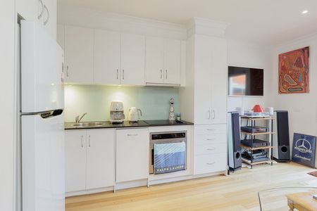 3/130 Queensberry Street, Carlton VIC 3053 - Photo 4