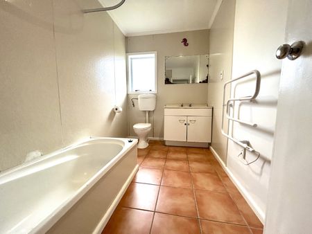 Big Brick home - Western Heights - Photo 2