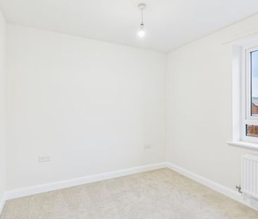 Laurie Close, Yate, Bristol - Photo 1