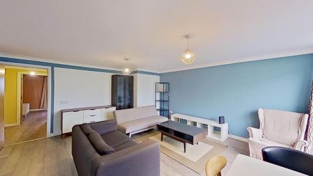 3 bedroom flat to rent - Photo 4