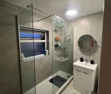 Room in a Shared House, Swinburne Crescent, CR0 - Photo 6