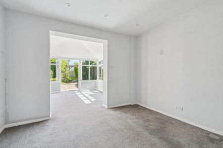 4 bedroom semi-detached house to rent - Photo 5