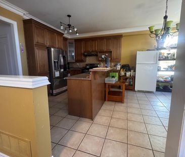 For Lease - 30 Prada Court, Brampton, Ontario - Photo 3