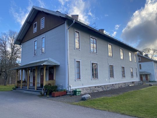 Dannemora: Liten fin trea i naturskönt område - Photo 1