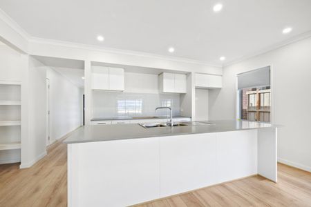 Elegant Four Bedroom Home - Photo 5