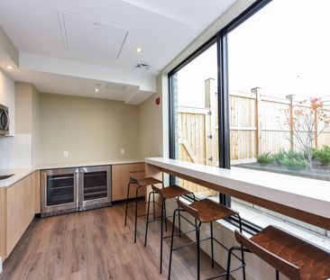 For Lease - 1440 Clarriage Court Unit# 407, Milton, Ontario - Photo 2