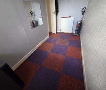 4 bedroom detached house to rent - Photo 4