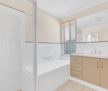 4 Bedroom Family Home - Photo 6