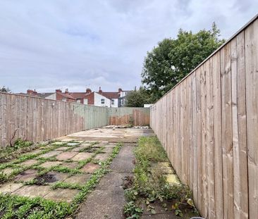 Alliance Avenue, HULL - Photo 1