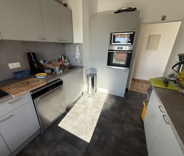 Location Appartement 4 pièces 77m² HYERES 83400 - Photo 5