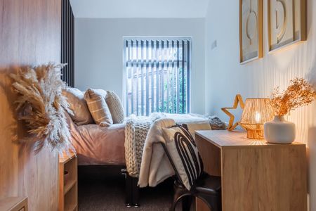 Room in a Shared House, Hankinson Street, L13 - Photo 3