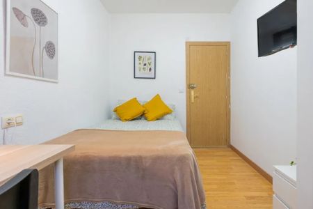 Carrer de Jaume II, Valencia, Valencian Community 46015 - Photo 4