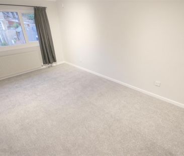 3 Bedroom House - Mid Terrace To Let - Photo 6