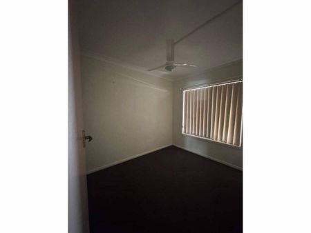 Three Bedroom House - Photo 5