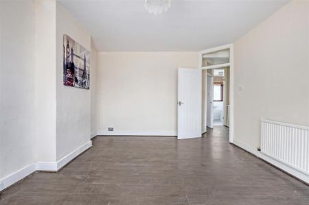 3 bedroom flat to rent - Photo 5