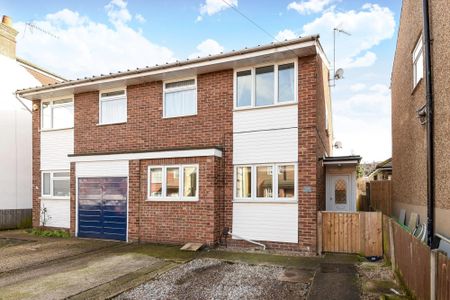 3 bedroom house to rent Royston Road, St. Albans, AL1 - Photo 4