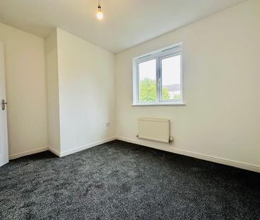2 bedroom ground floor flat to rent - Photo 3