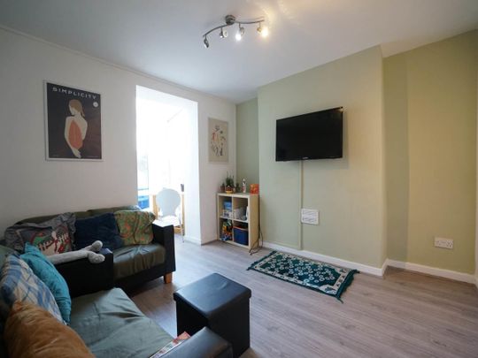 13 Albert Street - Photo 1