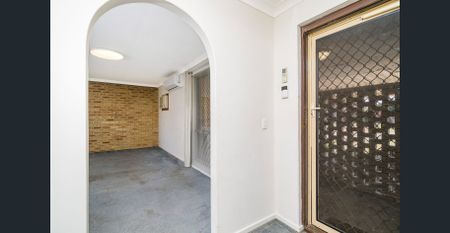 3x1 Family Home, in Quiet Location! - Photo 2