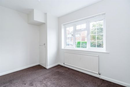 Hill Avenue, Hazlemere - Photo 3