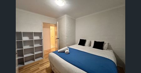 Four Bedroom Fully Furnished Unit Available for 12 Month Lease @$750pw - Photo 5