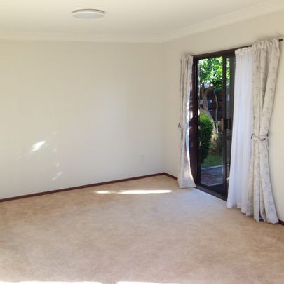 Comfortable Avenues Unit with Lovely Garden - Avenues - Photo 1