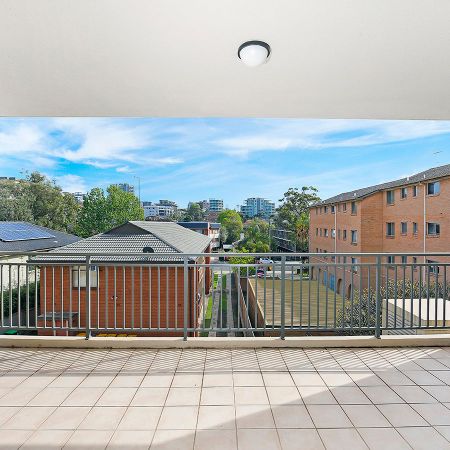 NEATLY PRESENTED TWO BEDROOM UNIT - Photo 4