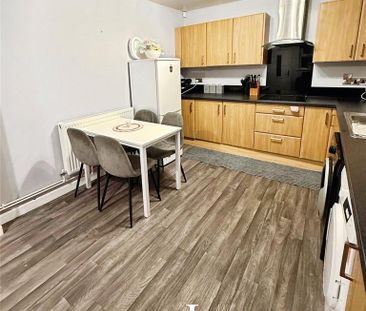 2 bedroom semi-detached house to rent - Photo 5