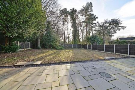 Forest Park, Sutton Coldfield, B76 - Photo 3