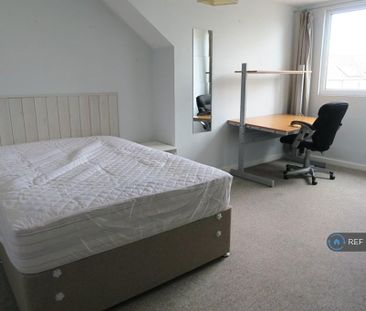 1 bedroom in a house share to rent - Photo 5