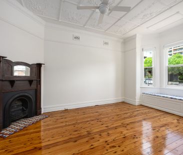 Charming Californian Bungalow in Prime Bayside Location - Photo 4