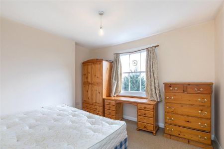 3 bedroom flat to rent - Photo 3