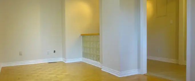 Clean and bright 2-bedroom apt unit (downtown Toronto) | 127 Lippincott Street, Toronto - Photo 1