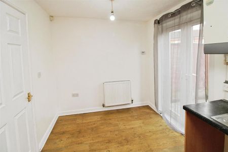 2 bedroom terraced house to rent - Photo 3