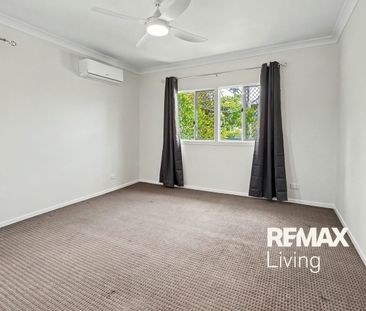 Meet "Mia" Charming Renovated Cottage - Photo 3