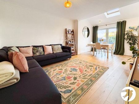 4 bedroom semi-detached house to rent - Photo 2