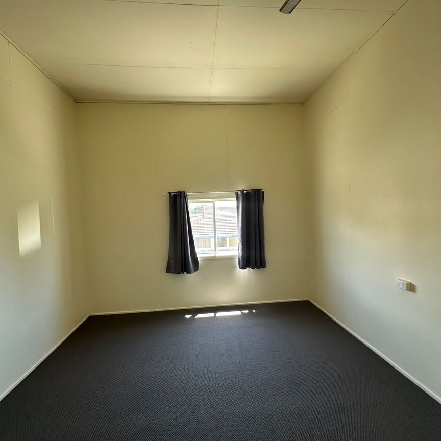 1/42 Ford Street, Hermit Park - Photo 1