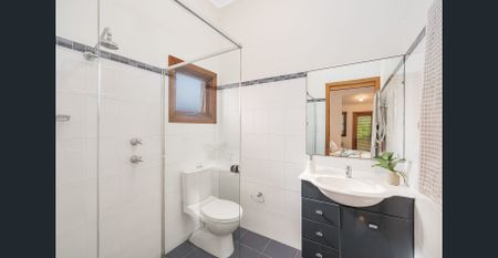 Three bedroom family home only 350m to the beach - Photo 5