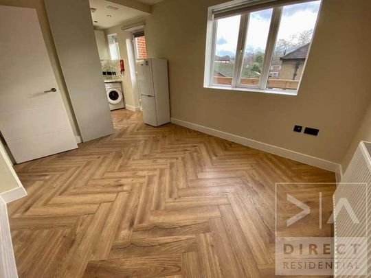 East Street, Epsom, KT17 - Photo 1