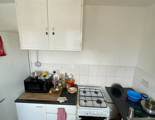 3 Bed Flat, Ealing Road, HA0 - Photo 1