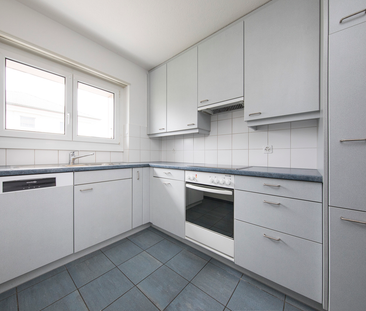 Grosszügige, helle 3-Zimmerwohnung an ruhiger und zentraler Lage! - Photo 6