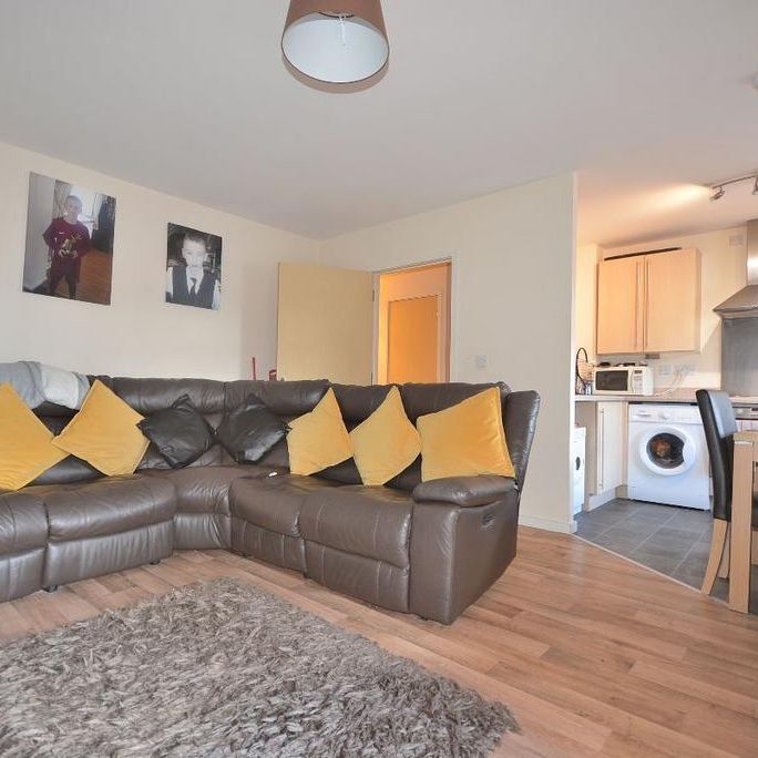 2 bedroom flat to rent - Photo 1