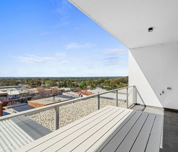 1 Bed + Study with Panoramic Views - Photo 5