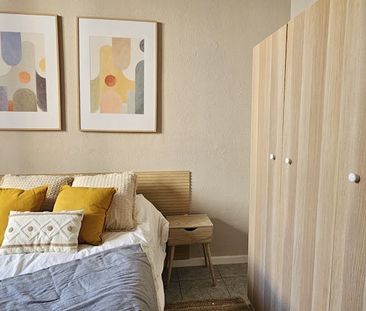 Carrer de Pau Claris, Barcelona, Catalonia 08037 - Photo 3