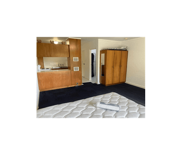 Open Sunday 29 March 10 am, 1 bedroom unit in very sought after loc... - Photo 4